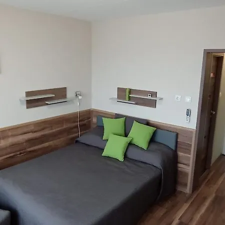 Appartement Aranyhid 911 Apartman